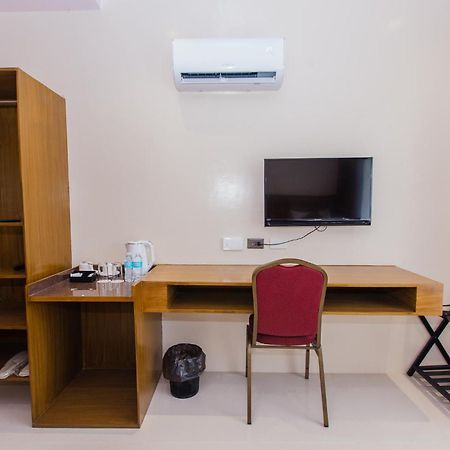 Maxi Hotel And Event Center Tagbilaran Zewnętrze zdjęcie