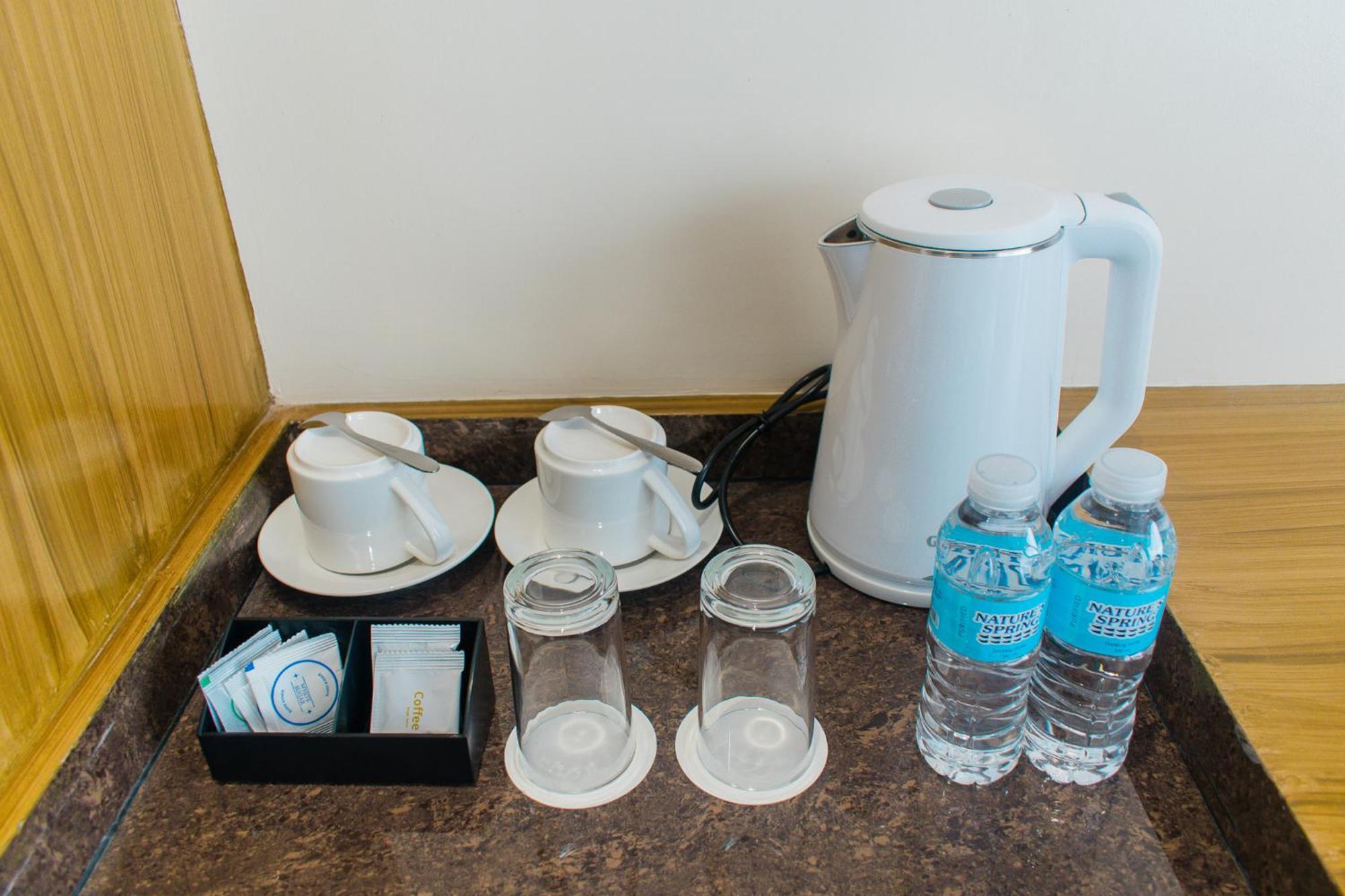 Maxi Hotel And Event Center Tagbilaran Zewnętrze zdjęcie