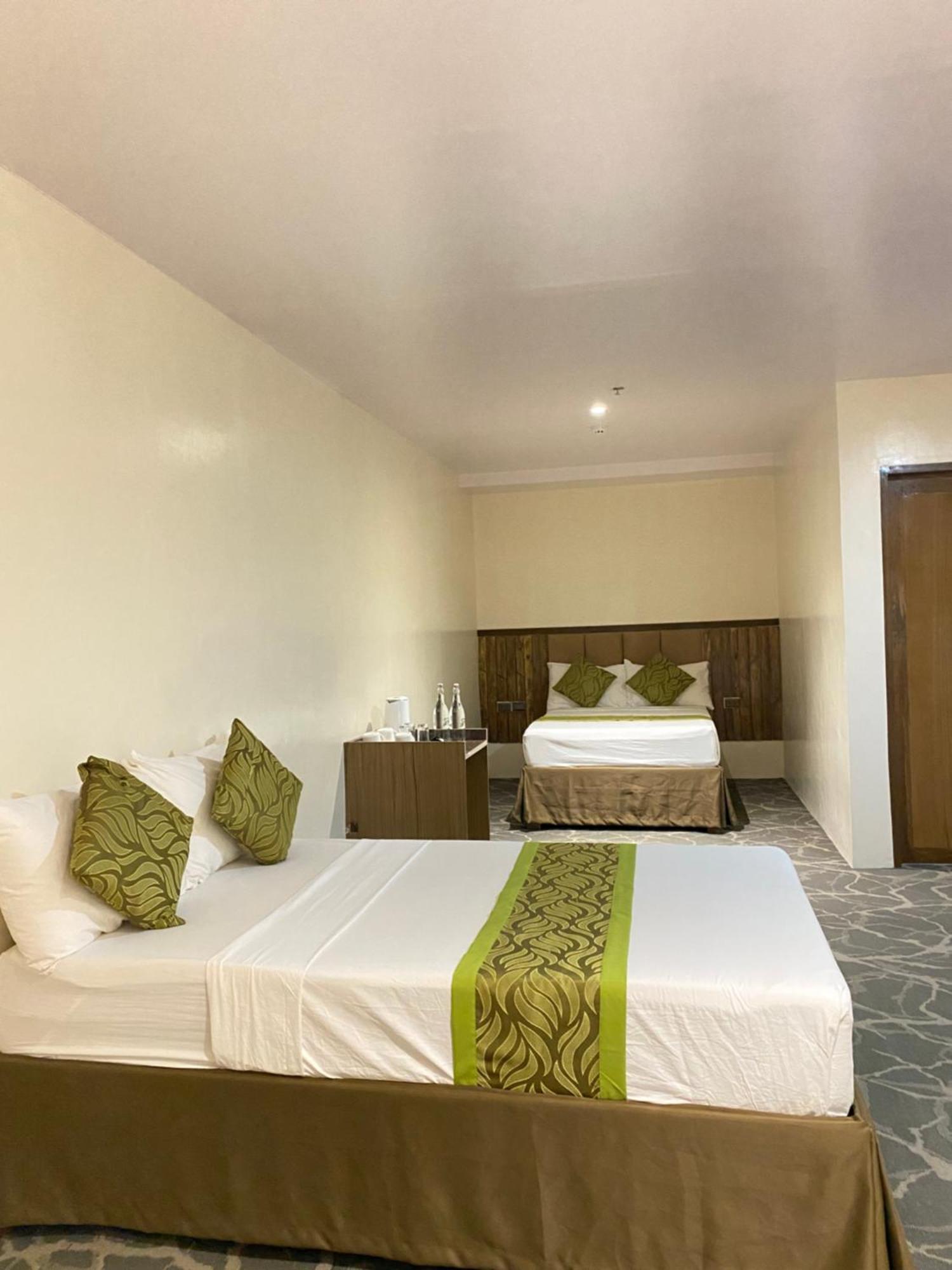 Maxi Hotel And Event Center Tagbilaran Zewnętrze zdjęcie